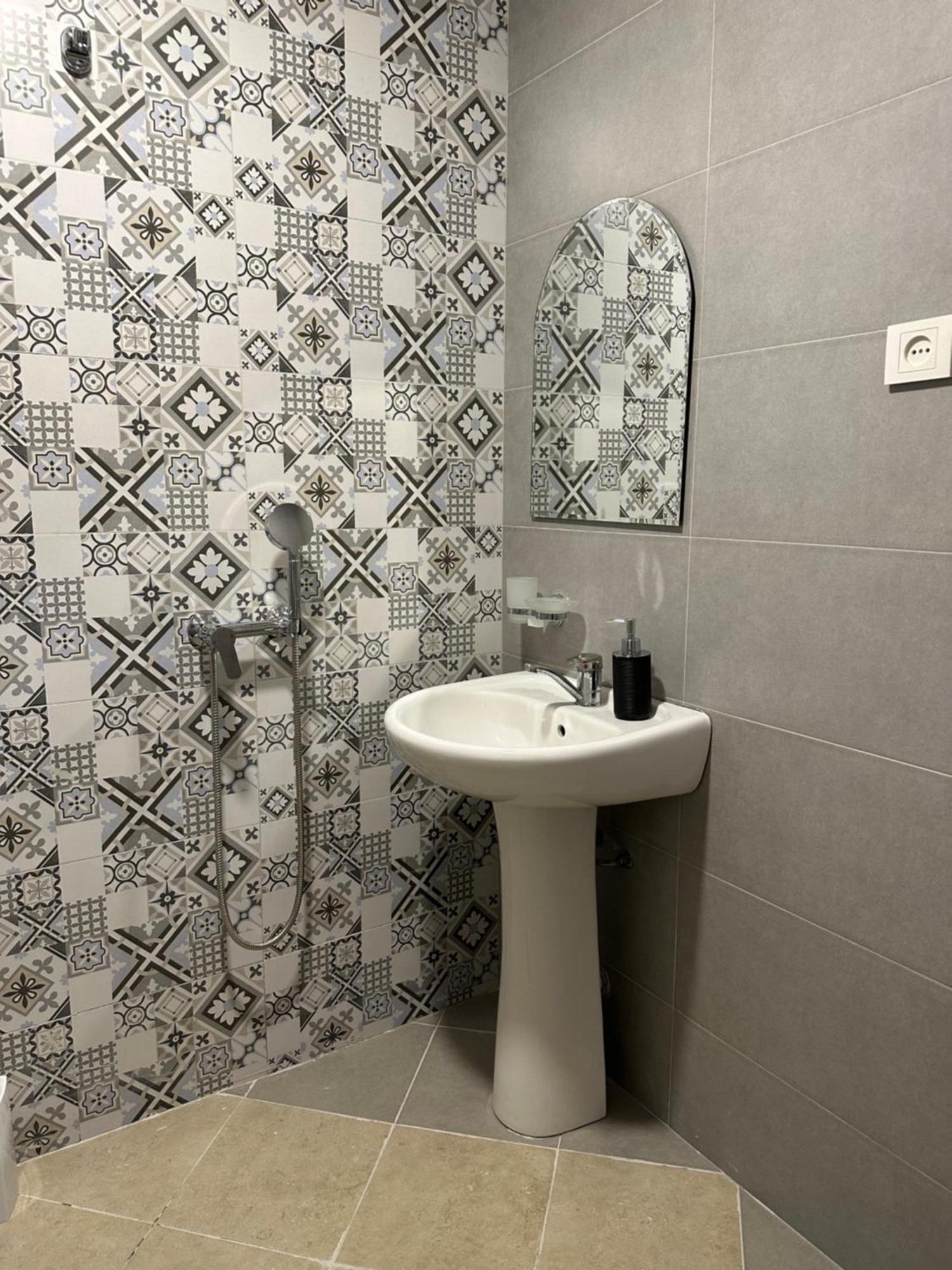 Nid Hotel Tbiliszi Kültér fotó